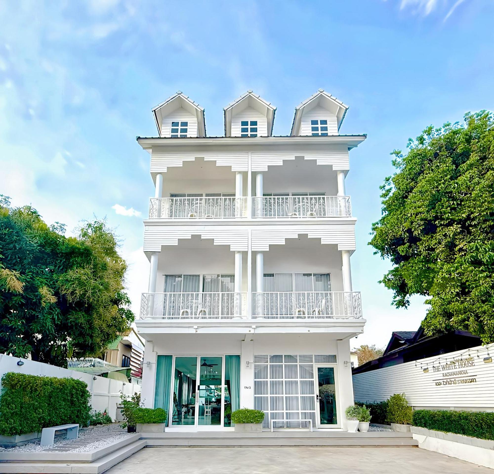 Хостел The White House Rachamankha เดอะ ไวท์เฮ้าส์ ราชมรรคา Чиангмай Экстерьер фото